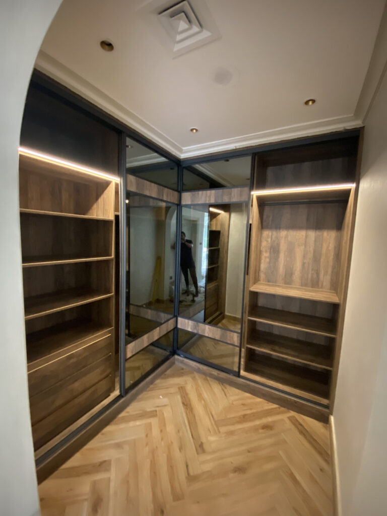 WALK IN CLOSETS